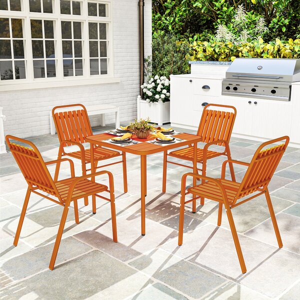 Outsunny Tavolo da giardino esterno con 4 sedie impilabili, piano a doghe 80 cm, struttura in acciaio anti-ruggine, arancione | Aosom Italy