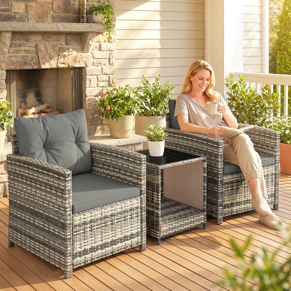 Outsunny Set da Giardino Esterno 3 Pezzi in Resina Intrecciata Tavolo e 2 Poltrone con Cuscini, 62x65x75cm, Grigio Chiaro | Aosom Italy