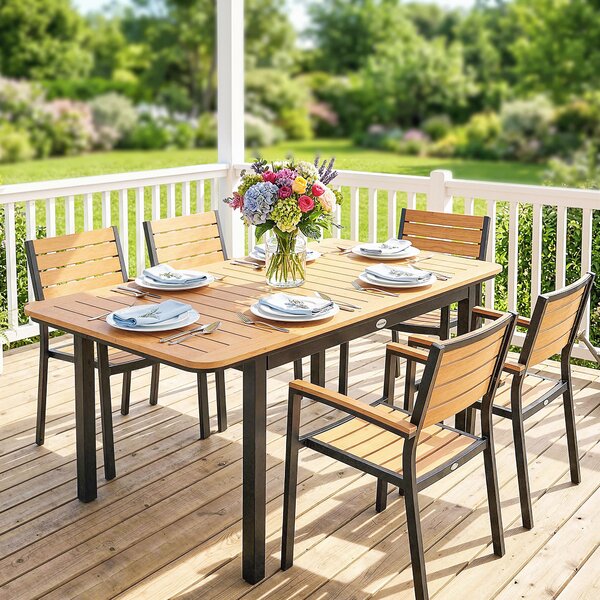 Outsunny Tavolo da Giardino per 6 Persone, 127 x 70 cm, Tavolo da Esterno con Piano a Doghe in Legno-Plastica, Struttura in Metallo | Aosom Italy