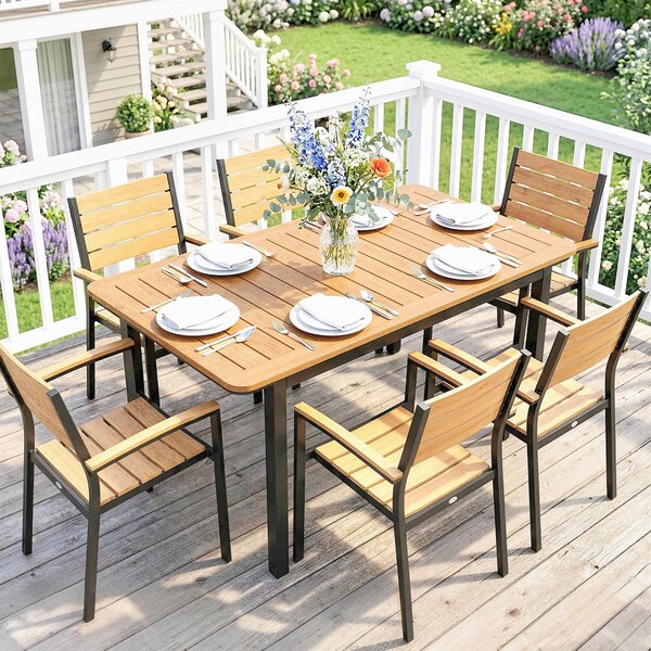 Outsunny Tavolo da Giardino per 6 Persone, 127 x 70 cm, Tavolo da Esterno con Piano a Doghe in Legno-Plastica, Struttura in Metallo | Aosom Italy