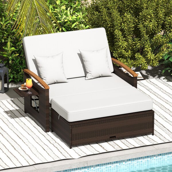 Costway Letto da giorno in rattan per patio con schienale regolabile, Set 2 pezzi con divanetto e pouf per giardino e piscina
