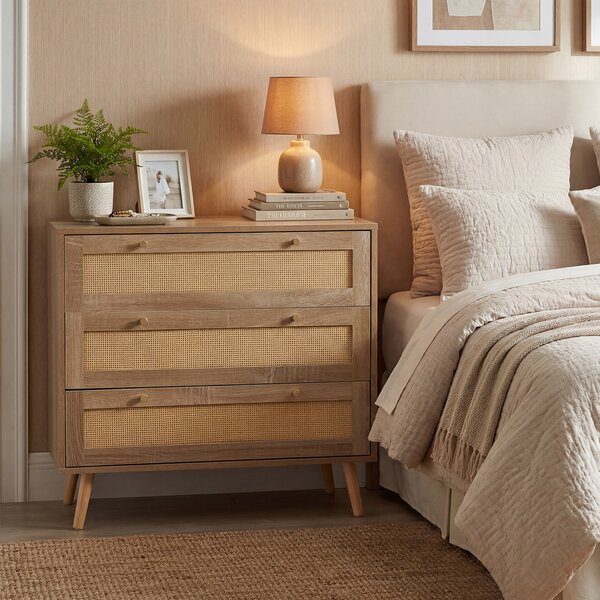 Costway Cassettiera in rattan a 3 cassetti stile boho gambe in legno di pino, Tavolino rustico per soggiorno camera da letto e ingresso Naturale
