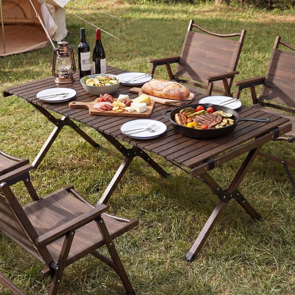 Costway Tavolo da picnic pieghevole e portatile a 4-6 posti, Tavolo da campeggio in legno massello con piano arrotolabile Marrone