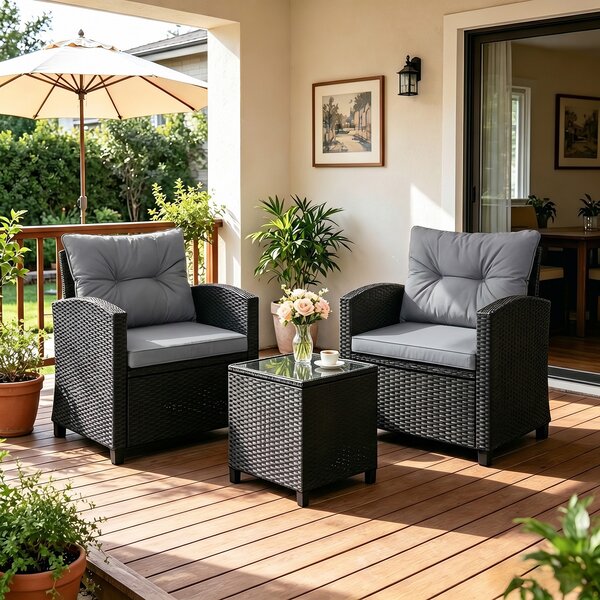Costway Set salotto da giardino in rattan con 2 poltrone con cuscini sfoderabili, Set mobili da esterno con tavolino con piano in vetro temperato Grigio