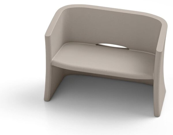 Divano ,Struttura Leggera e Robusta di Design BREEZE Dimensioni 116x58x h 80 cm -peso 20 kg Linee accoglienti, forme arrotondate colore Ambra