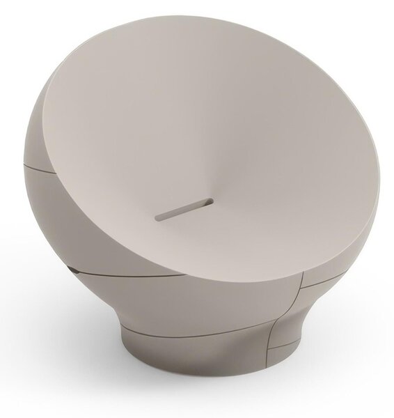 Poltrona Struttura Leggera e Robusta di Design VERA Dimensioni 100x91x h 80 cm -peso 15 kg richiama la grazia di un giardino zen colore Ambra