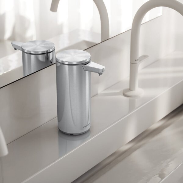 Dispenser di sapone in acciaio touchless in argento opaco da 266 ml - simplehuman