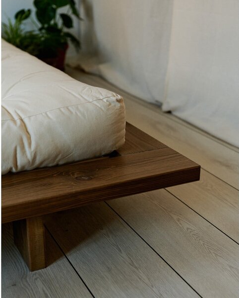Hnědá dvoulůžková postel z borovicového dřeva s roštem 180x200 cm Japan – Karup Design