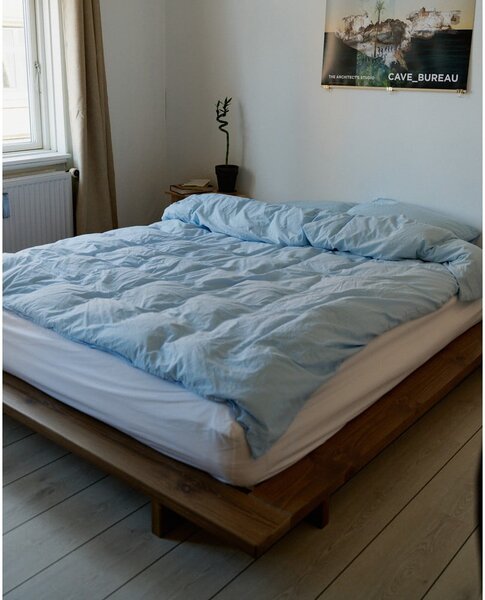 Hnědá dvoulůžková postel z borovicového dřeva s roštem 180x200 cm Japan – Karup Design