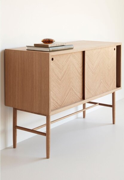 Cassettiera in rovere a spina di pesce, altezza 70 cm - Hübsch