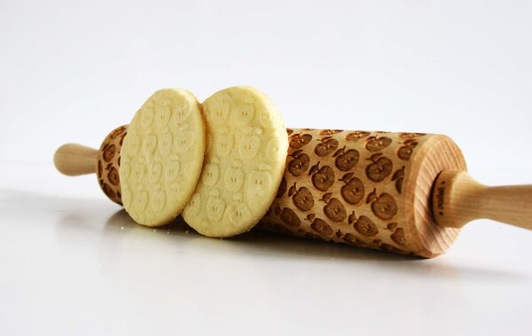 Rullo per pasta in legno goffrato Apples - Valek