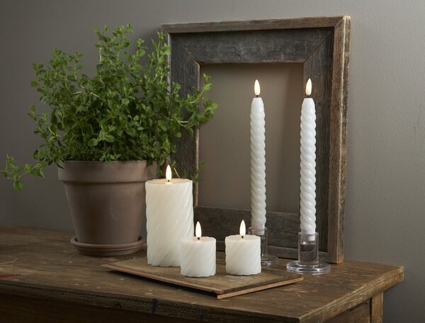 Candela LED in cera bianca, altezza 15 cm Flamme Swirl - Star Trading