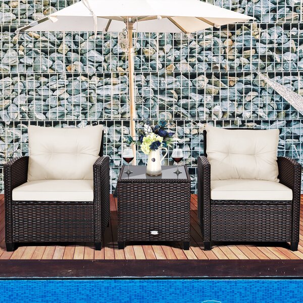Costway Set di 3 mobili da patio con 4 cuscini rimovibili, Set di 2 sedie e 1 tavolino in rattan con piano in vetro Beige