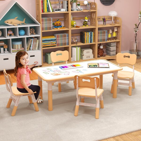 Costway Set tavolo per bambini e 4 sedie multiattività, Scrivania regolabile in altezza con piano graffiti Naturale