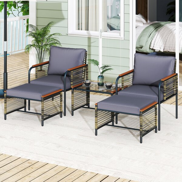 Costway Tavolino set conversazione esterno 5 pezzi cuscini rattan 2 pouf vetro temperato, Tavolino mobili esterno balcone veranda terrazza giardino Grigio
