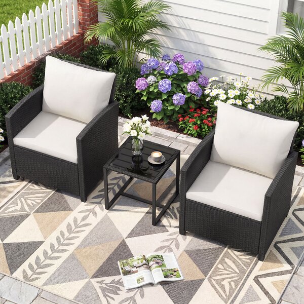 Costway Set mobili da giardino a 3 pezzi con 2 poltrone e 1 tavolino in vetro temperato, Salotto da esterno in rattan PE Nero+Beige