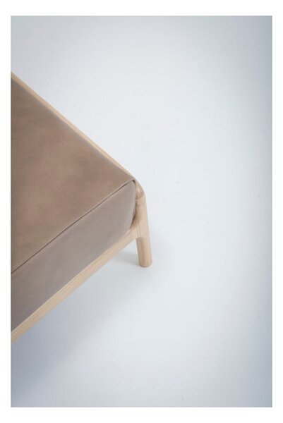 Poggiapiedi in pelle di bufalo marrone chiaro con struttura in rovere massiccio Fawn - Gazzda