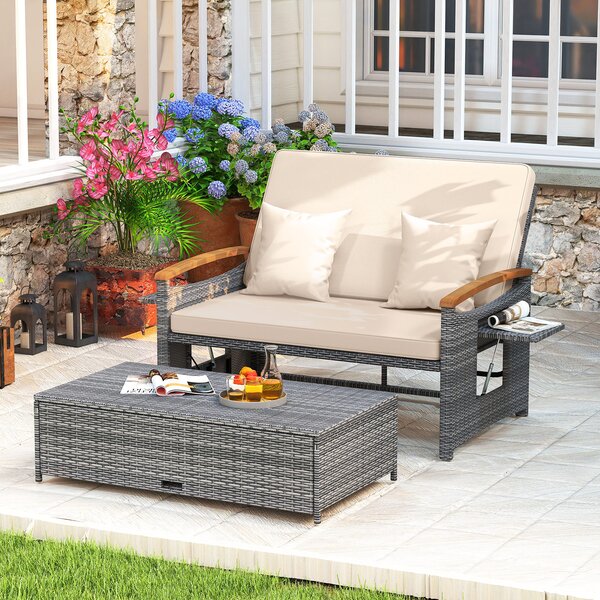 Costway Letto da giorno in rattan per patio schienale regolabile a 4 livelli, Set 2 pezzi con divanetto e pouf contenitore tavoli ribaltabili Beige