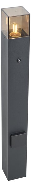 Lampione da esterno moderno nero con vetro fumé 70 cm con sensore crepuscolare IP44 - Denmark