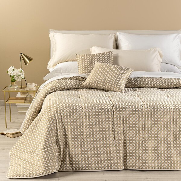 Trapunta Leggerissima In Raso Jacquard Venere Matrimoniale Dreaming Tinta Unita Oro Caleffi