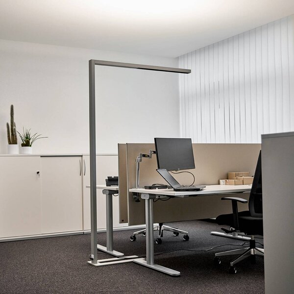 Arcchio Lampada da terra per ufficio Jolinda, argento, CCT, sensore, Jolinda Arcchio, dimmerabile, Alluminio / Grigio / Zincato, Studio / Ufficio, Alluminio, Moderno