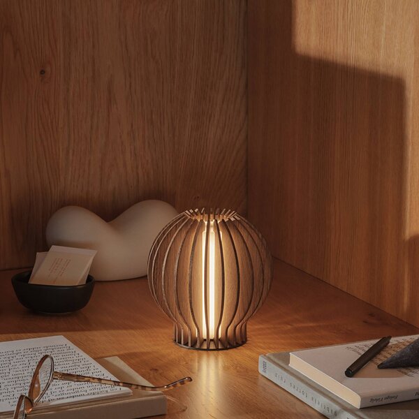 Lampada LED da tavolo ricaricabile Eva Solo Radiant, legno scuro, 14 cm