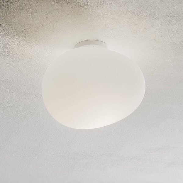 Foscarini Plafoniera di design Gregg media, dimmerabile, Bianco / Opale, Soggiorno / Sala da pranzo, Vetro, Design, Plafoniera