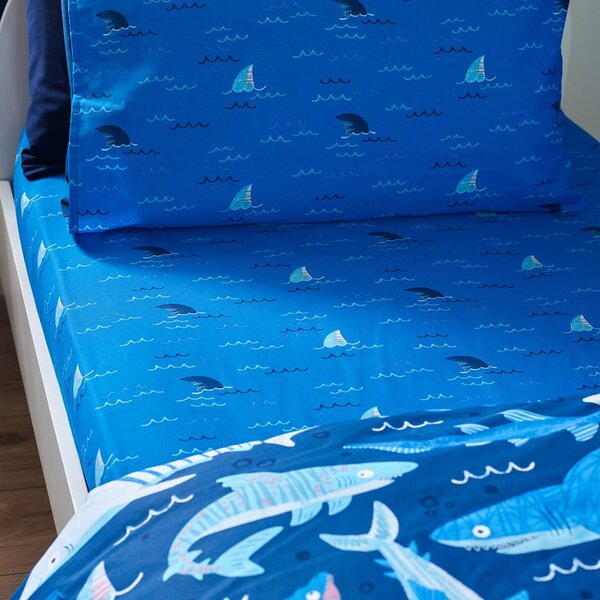 Lenzuolo con angoli per bambini blu per letto singolo 90x190 cm Jawsome Shark – Catherine Lansfield