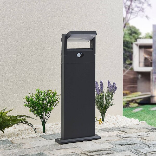 Lindby Novalie lampione a LED solare, Alluminio / Grigio / Zincato, Alluminio, Moderno, Lampade solari