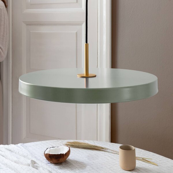UMAGE Lampada LED a sospensione Asteria Medium verde chiaro/ottone Ø 43 cm Medium, dimmerabile, Verde, Soggiorno / Sala da pranzo, Alluminio, Design
