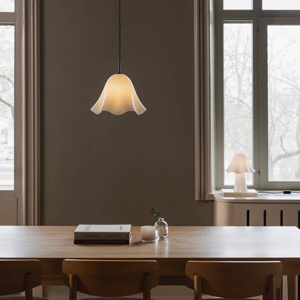 Globen Lighting Lampada a sospensione in vetro Bello, dimmerabile, Bianco / Opale, Soggiorno / Sala da pranzo, Vetro, Scandinavo, Lampada a sospensione