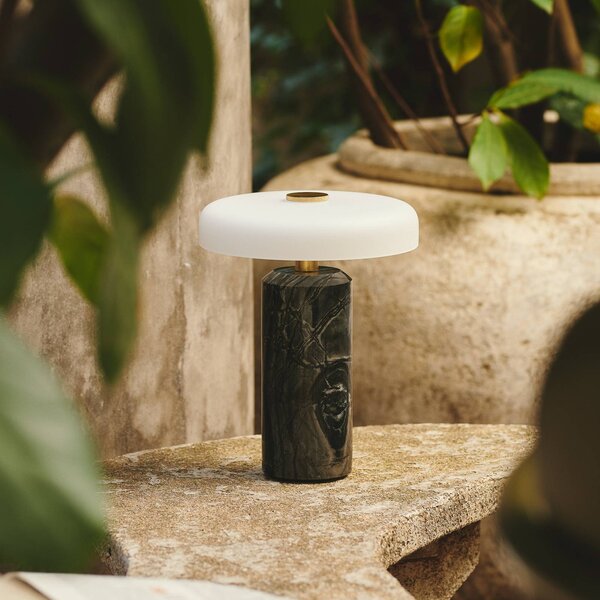 DESIGN BY US Lampada da tavolo ricaricabile Trip LED, grigio/bianco, marmo, vetro, IP44 Trip, dimmerabile, Alluminio / Grigio / Zincato, Pietra, Design