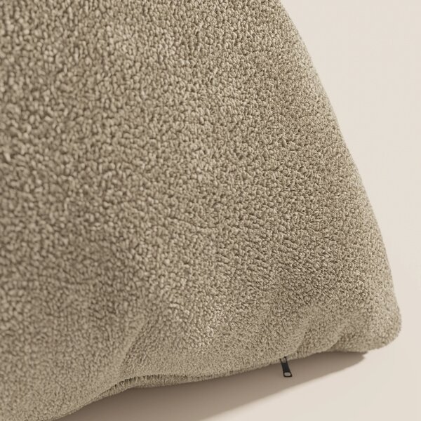 Favola cuscino disponibile in diversi colori realizzato in morbido bou