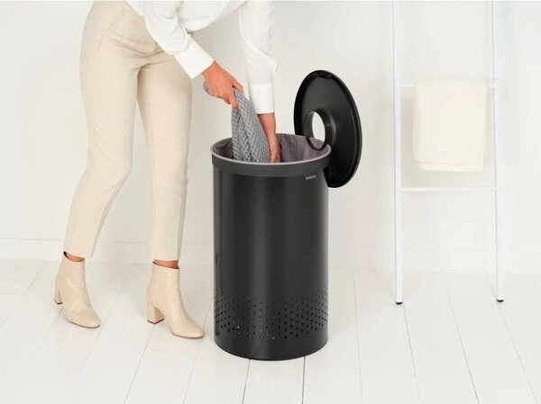 Cesto portabiancheria in metallo nero opaco 60 l - Brabantia