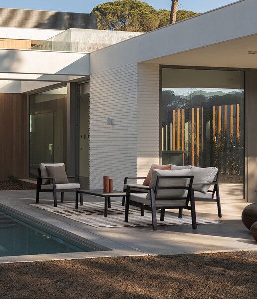 Set 4 Pezzi Salotto da Giardino con Divano 2 Poltrone e Tavolino in Alluminio e Polywood Elna Antracite