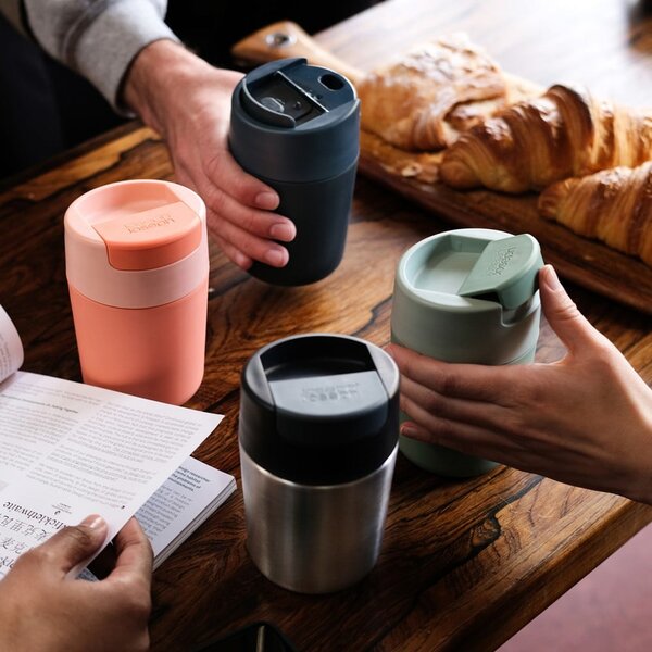 Tazza da viaggio in menta 340 ml Sipp - Joseph Joseph