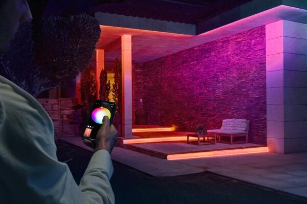 Philips - Striscia LED RGBW dimmerabile per esterni Hue FLUX 5m LED/30W/230V 2200-6500K IP67
