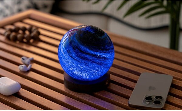 Decorazione luminosa marrone scuro/colore naturale scuro con ricarica USB ø 8 cm Stellar Ocean – Gingko