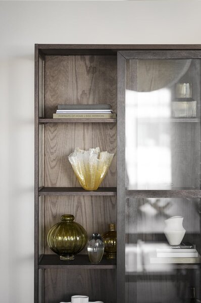 Vetrina marrone in rovere con ante scorrevoli 100x203 cm Hazelton - Rowico