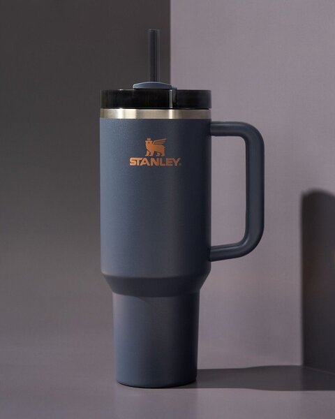 Borraccia termica blu scuro in acciaio inox 1,18 l Quencher H2.0 FlowState Tumbler Twilight – Stanley