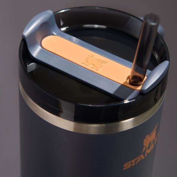 Borraccia termica blu scuro in acciaio inox 1,18 l Quencher H2.0 FlowState Tumbler Twilight – Stanley
