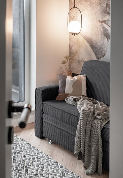Divano letto grigio scuro 168 cm Lucky Lucy - Miuform