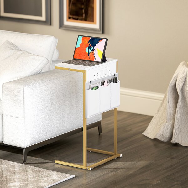 HOMCOM Tavolino da Salotto a Forma di C Effetto Marmo con Prese di Corrente e USB Integrate, Bianco | Aosom Italy