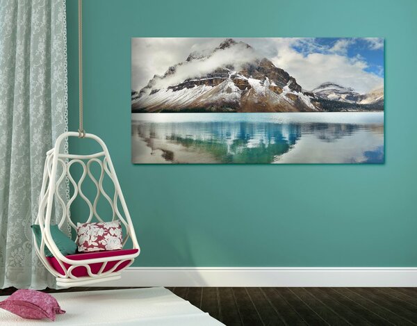 Quadro su tela – Lago vicino a una splendida montagna