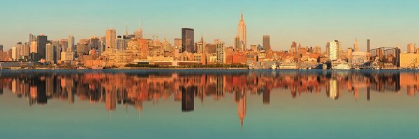 Stampa su tela – Incantevole New York riflesso nell'acqua