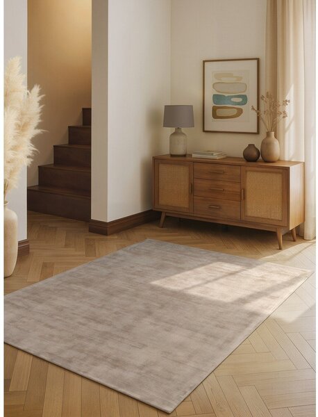 Tappeto beige in viscosa tessuto a mano 120x180 cm Noemi – Vikosa