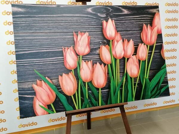 Stampa su tela – Incantevoli tulipani arancioni su sfondo di legno