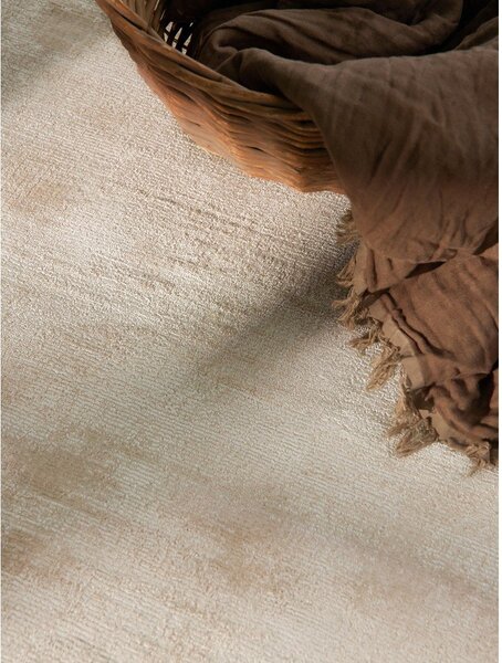 Tappeto avorio in viscosa tessuto a mano 160x230 cm Noemi – Vikosa