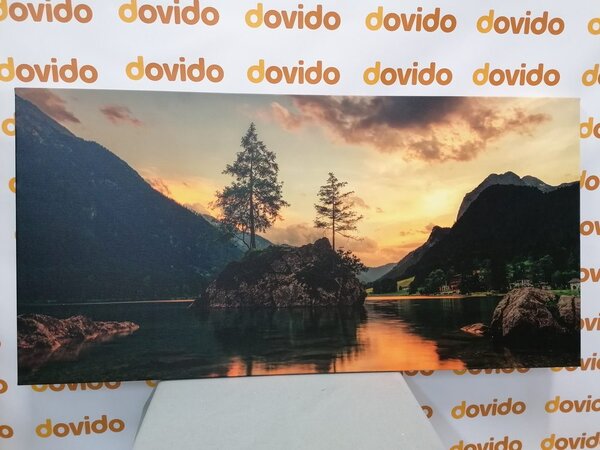 Quadro su tela – Paesaggio montano sul lago