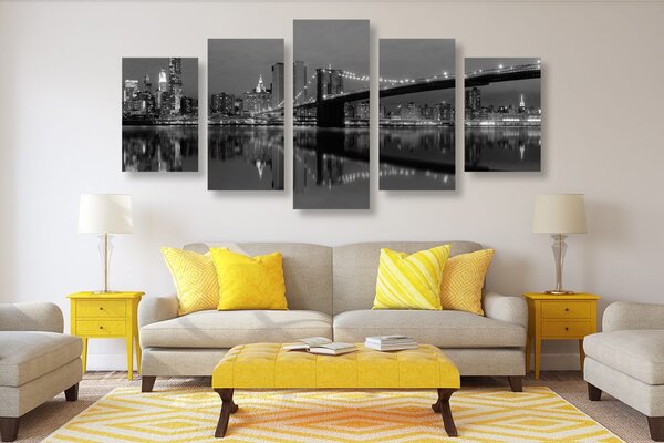 Quadri 5 pezzi – Riflesso di Manhattan nell'acqua in bianco e nero